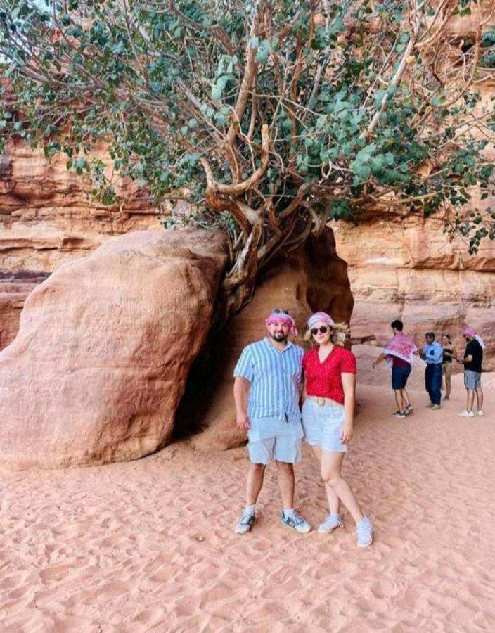 Saleem With Jeep Tour Apartment Wadi Rum Exterior foto