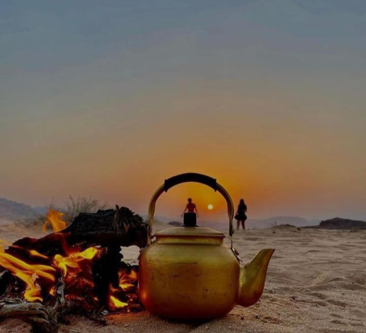 Saleem With Jeep Tour Apartment Wadi Rum Exterior foto