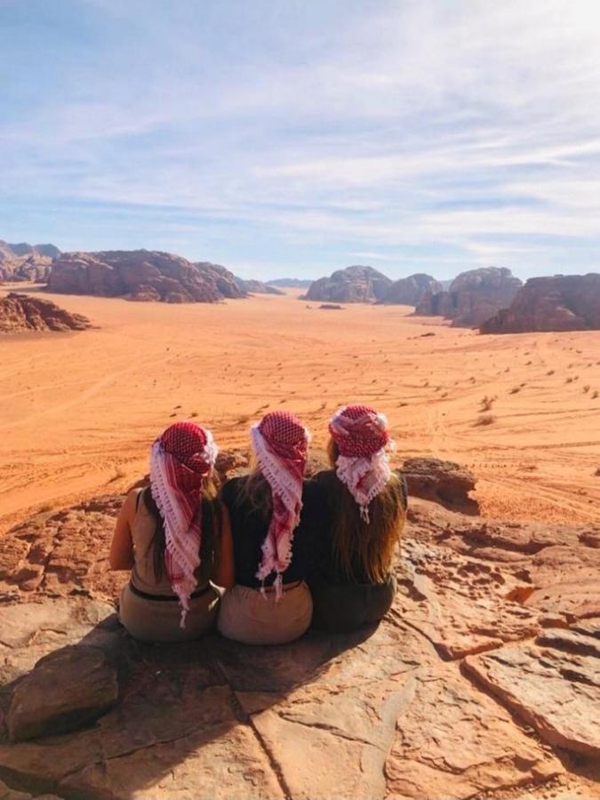 Saleem With Jeep Tour Apartment Wadi Rum Exterior foto