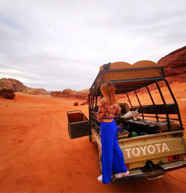 Saleem With Jeep Tour Apartment Wadi Rum Exterior foto