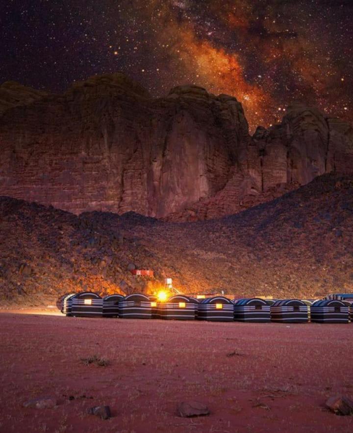 Saleem With Jeep Tour Apartment Wadi Rum Exterior foto